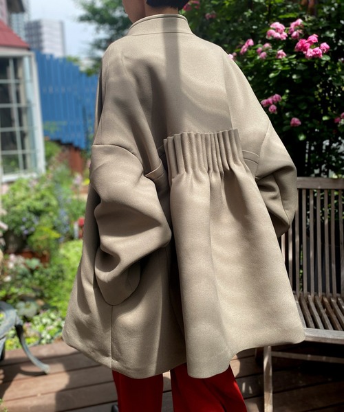 新品タグ付　AVIE×LC/LLL 別注ボリュームスリーブタックコート 新品タグ付 AVIE×LC/LLL 別注ボリュームスリーブタックコート