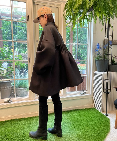 AVIE（アビィ）の「インポートカルゼバックデザインコート（チェスターコート・レディース・ブラック/ベージュ・38）」の20枚目の写真