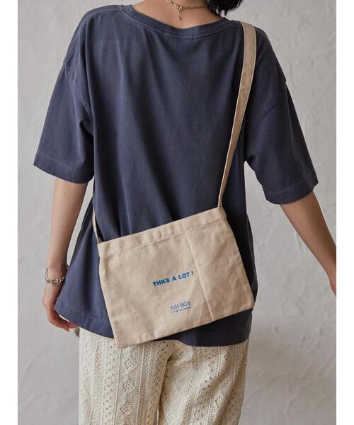 AMERICAN HOLIC（アメリカンホリック）の「メッセージプリントサコッシュ（ショルダーバッグ・レディース・カーキ/ナチュラル/ベージュ・FREE）」の16枚目の写真