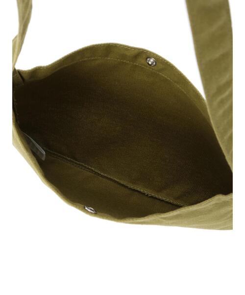 AMERICAN HOLIC（アメリカンホリック）の「メッセージプリントサコッシュ（ショルダーバッグ・レディース・カーキ/ナチュラル/ベージュ・FREE）」の7枚目の写真