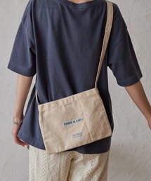 AMERICAN HOLIC | メッセージプリントサコッシュ(ショルダーバッグ)