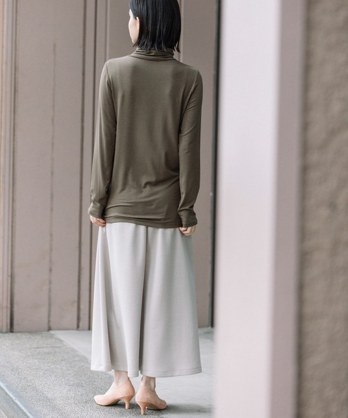 Munich（ミューニック）の「ストレッチレーヨンジャージタートルネックプルオーバー（Tシャツ/カットソー・レディース・ホワイト/ブラック/ベージュ/カーキ・FREE）」の6枚目の写真