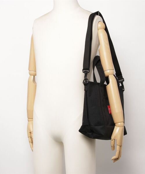 Manhattan Portage（マンハッタンポーテージ）の「Manhattan Portage/マンハッタンポーテージ トートバック Rego Tote Bag MP1305Z2（トートバッグ・メンズ・ブラック×レッド・FREE）」の4枚目の写真