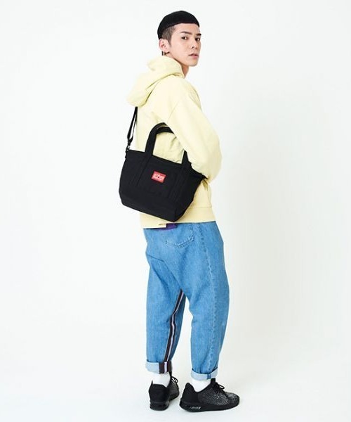 Manhattan Portage（マンハッタンポーテージ）の「Manhattan Portage/マンハッタンポーテージ トートバック Rego Tote Bag MP1305Z2（トートバッグ・メンズ・ブラック×レッド・FREE）」の7枚目の写真