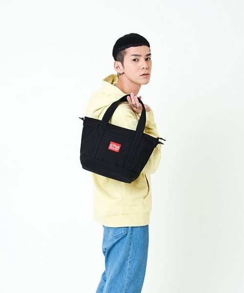 Manhattan Portage（マンハッタンポーテージ）の「Manhattan Portage/マンハッタンポーテージ トートバック Rego Tote Bag MP1305Z2（トートバッグ・メンズ・ブラック×レッド・FREE）」の5枚目の写真