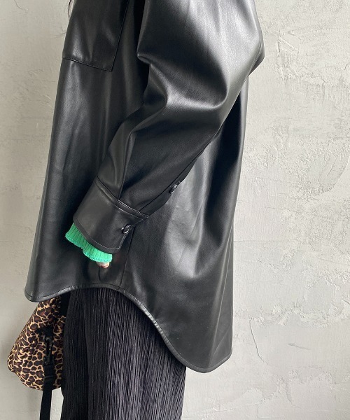 JEANS FACTORY Clothes（ジーンズファクトリークローズ）の「[Jeans Factory Clothes/ジーンズファクトリークローズ] フェイクレザー オーバーサイズシャツ（シャツ/ブラウス・レディース・ブラック/ベージュ・F）」の17枚目の写真