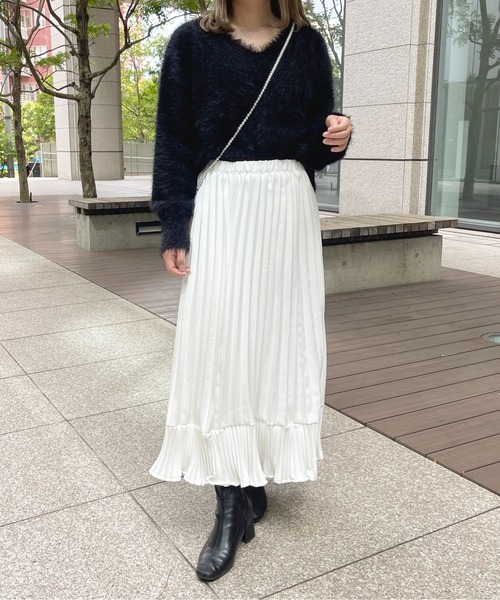 apres jour(アプレジュール)の「ふわふわ起毛Vネックニット【ZOZOTOWN限定アイテム】(ニット/セーター・レディース・ピンクベージュ/オフホワイト/ラベンダー/ブラック/スモークピンク・X-LARGE/フリー)」の19枚目の写真
