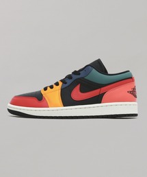 NIKE WMNS AIR JORDAN 1 LOW SE DN3739-060