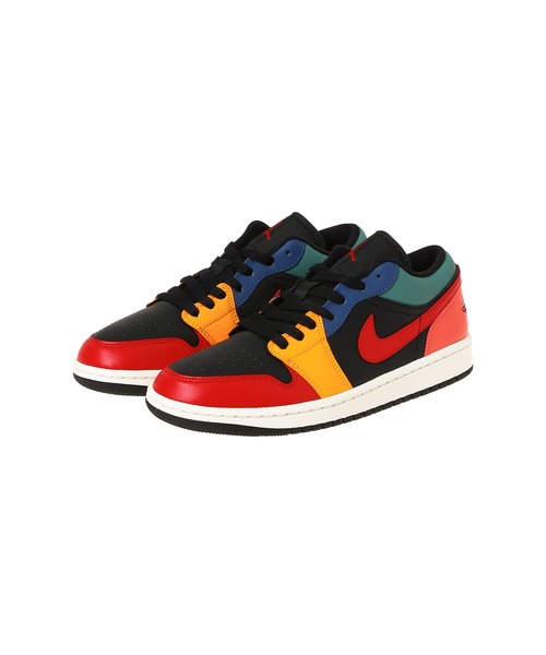 JORDAN BRAND(ジョーダンブランド)の「NIKE WMNS AIR JORDAN 1 LOW SE DN3739-060(スニーカー・レディース・ブラック・26cm/26.5cm/27cm/27.5cm/28cm/28.5cm/23㎝/24㎝/25㎝/23.5㎝/24.5㎝)」の2枚目の写真