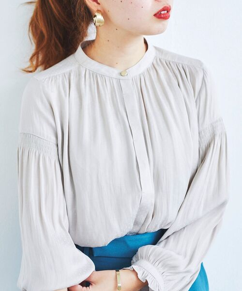 le.coeur blanc(ルクールブラン)の「サテンドビーシャーリングスリーブブラウス(シャツ/ブラウス・レディース・ネイビー/ブルー/グレイッシュベージュ・38)」の8枚目の写真