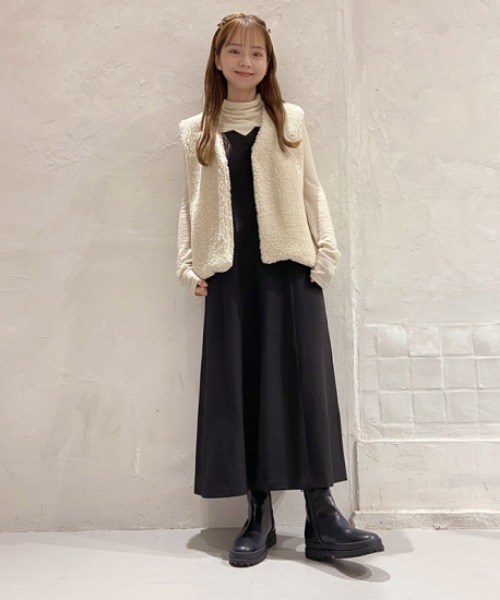 flower（フラワー）の「クラシックキャミワンピース（ワンピース・レディース・ブラック/ベージュ・FREE）」の11枚目の写真
