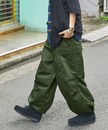 カーゴパンツ（グリーン・カーキ/緑色系・テーパード）ファッション