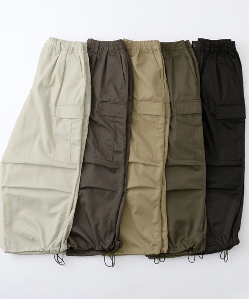 MONO-MART（モノマート）の「ワイドテーパード 裾ドローコード タックミリタリーカーゴパンツ（カーゴパンツ・メンズ・チャコールグレー/ブラック/ベージュ/オリーブ/アイボリー/ネイビー/カーキ/チャコール/キャメル/ブラック系/グレー系/モスグリーン/モカ/セージグリーン/ダークブラウン/グレイッシュベージュ・M/L/XL/S）」の17枚目の写真