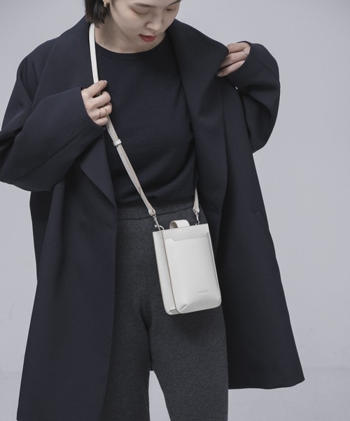 URBAN RESEARCH（アーバンリサーチ）の「ANABEL　LEATHER shoulder bag（ショルダーバッグ・レディース・ホワイト/グリーン/ブラック・-）」の12枚目の写真