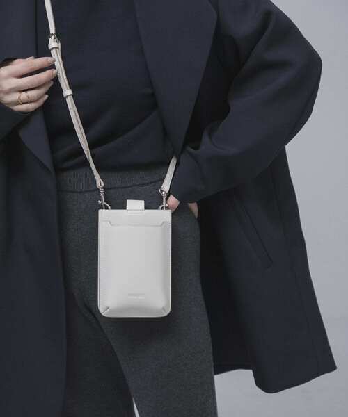 URBAN RESEARCH（アーバンリサーチ）の「ANABEL　LEATHER shoulder bag（ショルダーバッグ・レディース・ホワイト/グリーン/ブラック・-）」の13枚目の写真