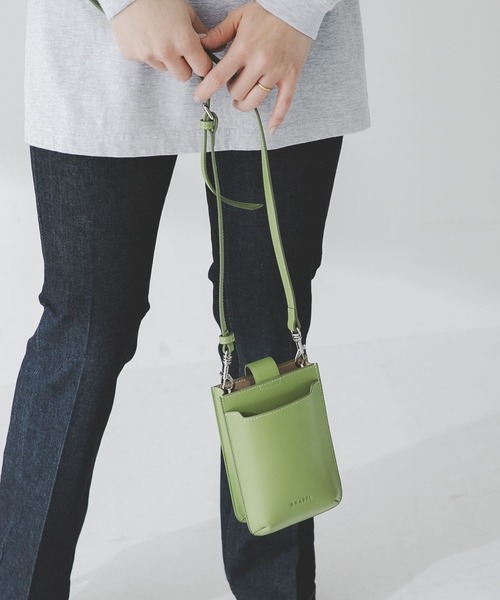 URBAN RESEARCH（アーバンリサーチ）の「ANABEL　LEATHER shoulder bag（ショルダーバッグ・レディース・ホワイト/グリーン/ブラック・-）」の20枚目の写真