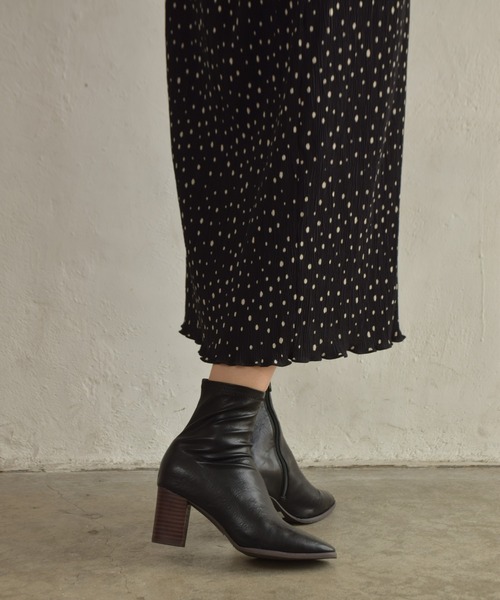 tukn.（トゥクン）の「HK VIVIAMO ビビアモセレクト tukn トゥクン ストレスフリーショートブーツ（ブーツ・レディース・ブラック/アイボリー・SS/S/M/L/LL）」の9枚目の写真