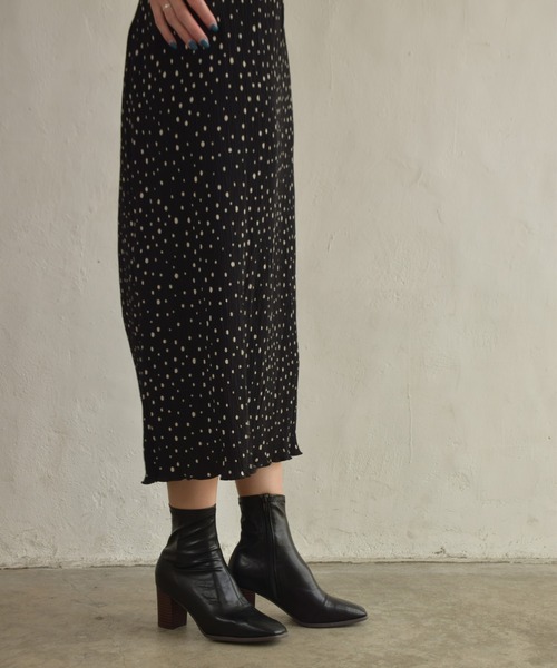 tukn.（トゥクン）の「HK VIVIAMO ビビアモセレクト tukn トゥクン ストレスフリーショートブーツ（ブーツ・レディース・ブラック/アイボリー・SS/S/M/L/LL）」の6枚目の写真