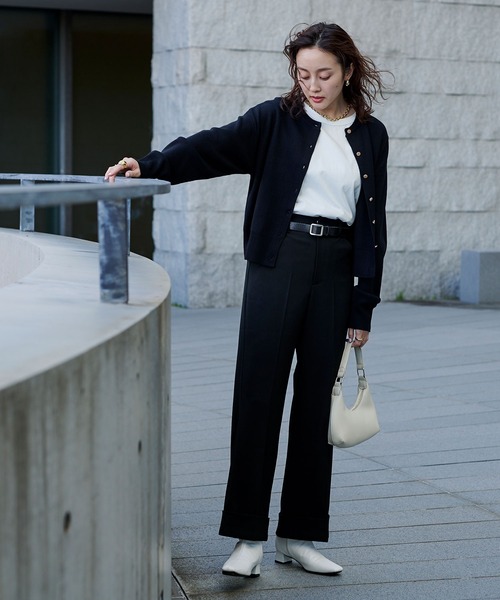 UR'S(ユアーズ)の「マット釦クルーネックニットカーディガン(カーディガン/ボレロ・レディース・オレンジ/ホワイト/ブラック/ライトグレー/ブルー/イエロー/キャメル/ネイビー・L/M/S)」の22枚目の写真