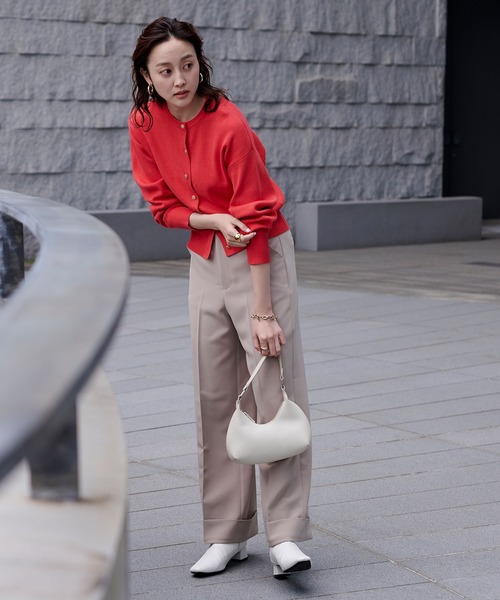 UR'S(ユアーズ)の「マット釦クルーネックニットカーディガン(カーディガン/ボレロ・レディース・オレンジ/ホワイト/ブラック/ライトグレー/ブルー/イエロー/キャメル/ネイビー・L/M/S)」の20枚目の写真