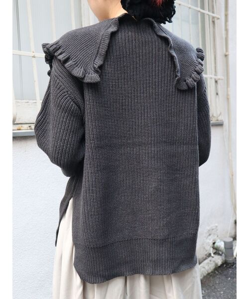 merry jenny(メリージェニー)の「bigカラーニットプルオーバー(ニット/セーター・レディース・アイボリー/チャコールグレー・FREE)」の11枚目の写真