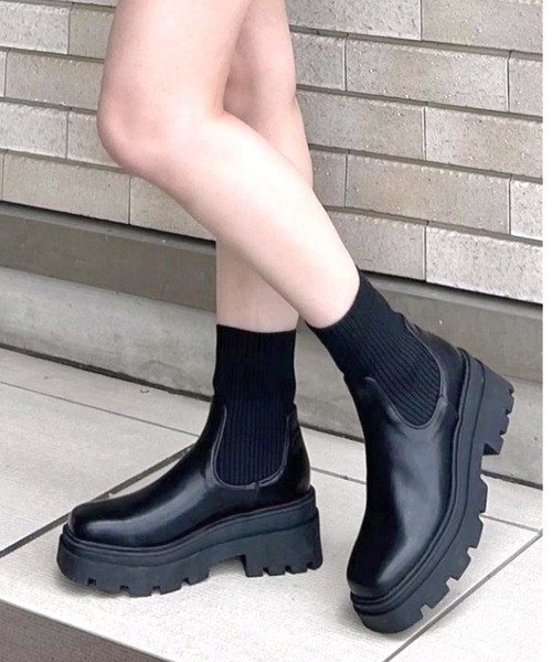 R&E（アールアンドイー）の「【R&E】トラックソールソックスショートブーツ（ブーツ・レディース・アイボリー/ブラック・L/S/LL/M/3L）」の13枚目の写真