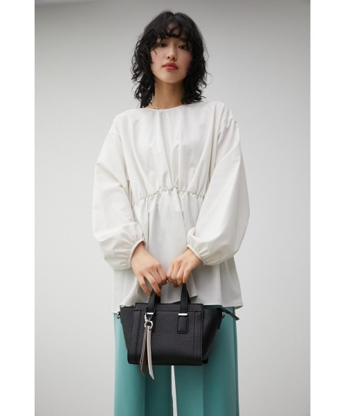 AZUL by moussy（アズールバイマウジー）の「CHARM SET TRAPEZOID BAG/チャームセットトラぺゾイドバッグ（ショルダーバッグ・レディース・ライトブルー/ブラック/アイボリー・FREE）」の6枚目の写真