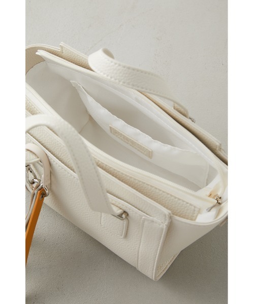 AZUL by moussy（アズールバイマウジー）の「CHARM SET TRAPEZOID BAG/チャームセットトラぺゾイドバッグ（ショルダーバッグ・レディース・ライトブルー/ブラック/アイボリー・FREE）」の22枚目の写真