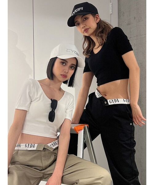 GYDA（ジェイダ）の「カップ付きハーフスリーブバッククロステレコTOPS（Tシャツ/カットソー・レディース・ブラック/オフホワイト・FREE）」の13枚目の写真