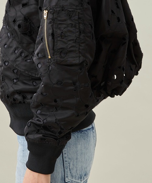 TOGA（トーガ）の「【TOGA PULLA(トーガプルラ)】ナイロンツイルエンブロイダリーブルゾン（ブルゾン・レディース・ブラック・38）」の5枚目の写真