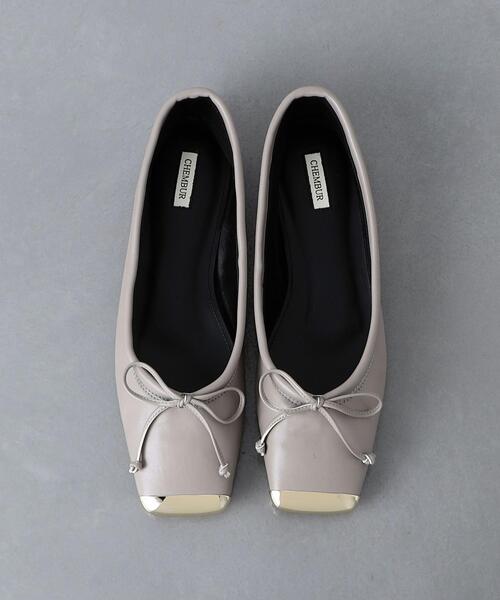 CHEMBUR(チェンバー)の「【一部別注】<CHEMBUR>SQ CAP フラット パンプス(パンプス・レディース・ブラック/グレー・38/37h/37/36/35h/36h/35)」の2枚目の写真