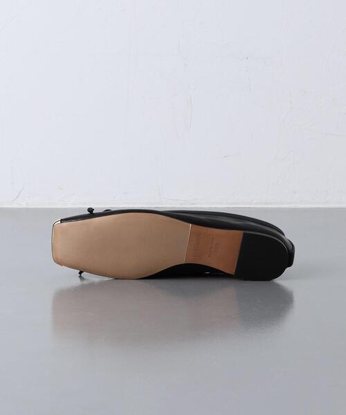 CHEMBUR(チェンバー)の「【一部別注】<CHEMBUR>SQ CAP フラット パンプス(パンプス・レディース・ブラック/グレー・38/37h/37/36/35h/36h/35)」の5枚目の写真