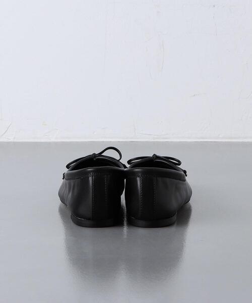 CHEMBUR(チェンバー)の「【一部別注】<CHEMBUR>SQ CAP フラット パンプス(パンプス・レディース・ブラック/グレー・38/37h/37/36/35h/36h/35)」の11枚目の写真