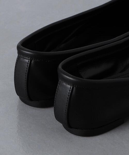 CHEMBUR(チェンバー)の「【一部別注】<CHEMBUR>SQ CAP フラット パンプス(パンプス・レディース・ブラック/グレー・38/37h/37/36/35h/36h/35)」の10枚目の写真