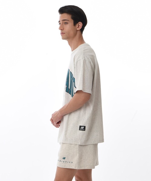 NEW BALANCE（ニューバランス）の「NB Athletics Warped クラシックス ショートスリーブTシャツ（スウェット・メンズ・ブラック/バーガンディー/ホワイト/アイボリー・3/5/0/2/4/1）」の5枚目の写真