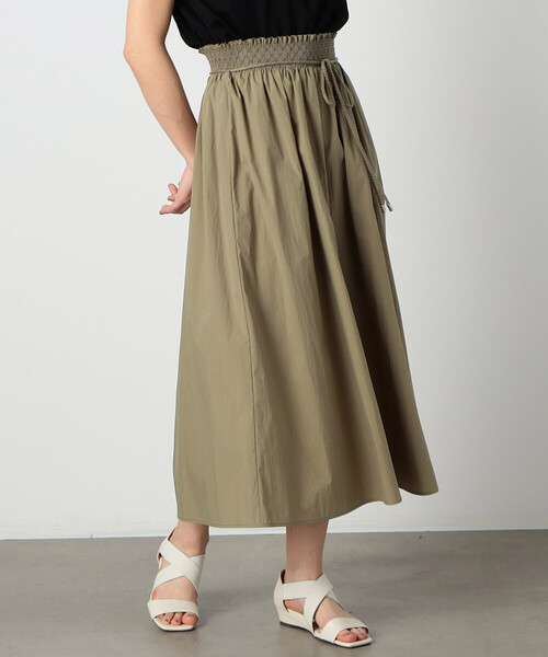 COMME CA ISM（コムサイズム）の「【セットアップ対応】スモッキング　スカート（スカート・レディース・オフホワイト/オリーブ・MEDIUM/LARGE）」の2枚目の写真