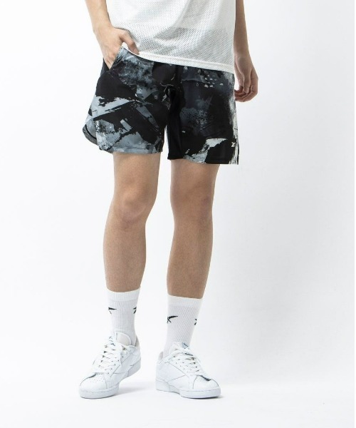 Reebok（リーボック）の「ストレングス 3.0 ショーツ / TS STRENGTH 3.0 AOP SHORT（その他パンツ・メンズ・ブラック/ブラックミックス・LARGE/MEDIUM/SMALL/XX-LARGE/XXX-LARGE/X-LARGE/X-SMALL）」の2枚目の写真