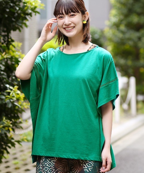 チチカカ（チチカカ）の「ポンチョ肩チロリープルオーバー（Tシャツ/カットソー・レディース・チャコールグレー/ホワイト/ピンク/グリーン・FREE）」の3枚目の写真