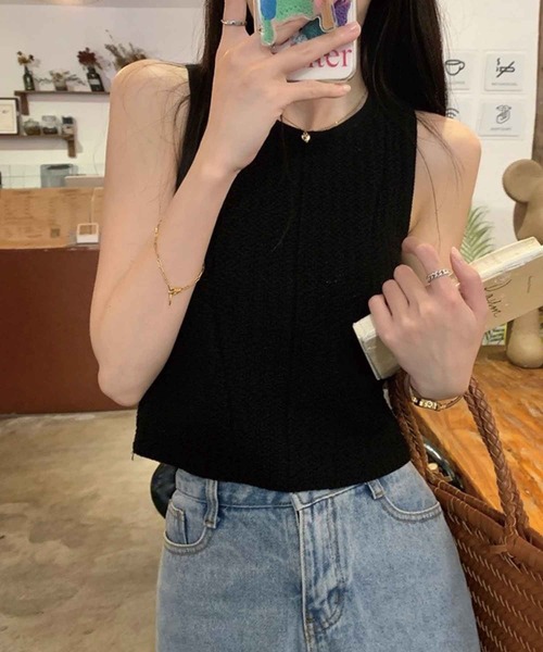 SPIGA（スピーガ）の「ｶｷﾞ針編みﾀﾝｸﾄｯﾌﾟ（タンクトップ・レディース・パープル/ホワイト/ブラウン/ブラック・FREE）」の3枚目の写真