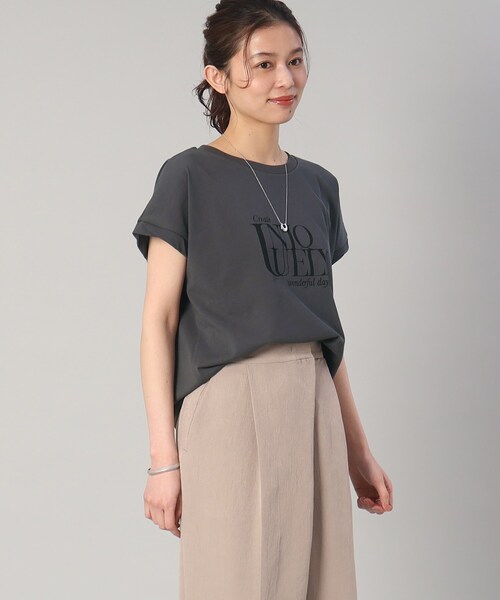 UNTITLED（アンタイトル）の「◆【きれいめにも、カジュアルにも】ランダムロゴTシャツ（Tシャツ/カットソー・レディース・ホワイト系8/ホワイト系3/グレー系その他・00/48/44/50/04/02）」の12枚目の写真