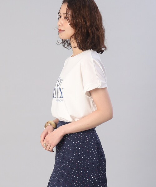 UNTITLED（アンタイトル）の「◆【きれいめにも、カジュアルにも】ランダムロゴTシャツ（Tシャツ/カットソー・レディース・ホワイト系8/ホワイト系3/グレー系その他・00/48/44/50/04/02）」の20枚目の写真