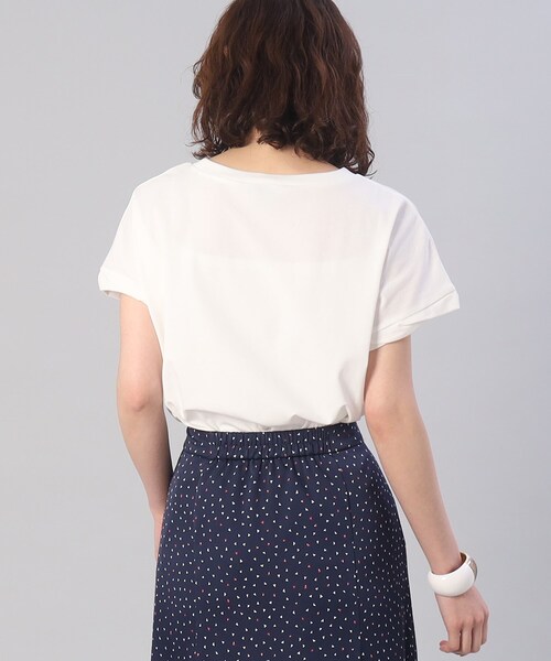 UNTITLED（アンタイトル）の「◆【きれいめにも、カジュアルにも】ランダムロゴTシャツ（Tシャツ/カットソー・レディース・ホワイト系8/ホワイト系3/グレー系その他・00/48/44/50/04/02）」の21枚目の写真