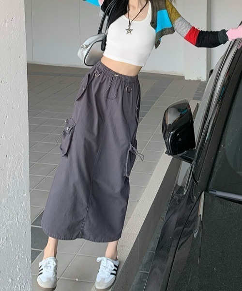 SEN TOKYO（セントーキョー）の「ナローシルエットで大人な雰囲気漂う一着。バックスリットカーゴスカート（スカート・レディース・グレー/ライトグレー・FREE）」の10枚目の写真