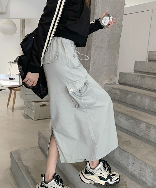 SEN TOKYO（セントーキョー）の「ナローシルエットで大人な雰囲気漂う一着。バックスリットカーゴスカート（スカート・レディース・グレー/ライトグレー・FREE）」の22枚目の写真