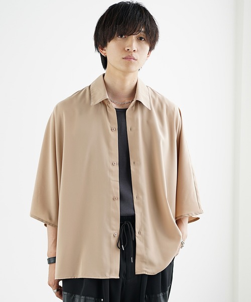 MinoriTY（マイノリティ）の「【MinoriTY】とろみ素材ドルマンスリーブ半袖シャツ オーバーサイズ メンズ 無地 夏服（シャツ/ブラウス・メンズ・キナリ/ベージュ/テラコッタ/カーキ/ブラック/ブルー/ワイン/アイボリー/グレー・S/M/L）」の6枚目の写真