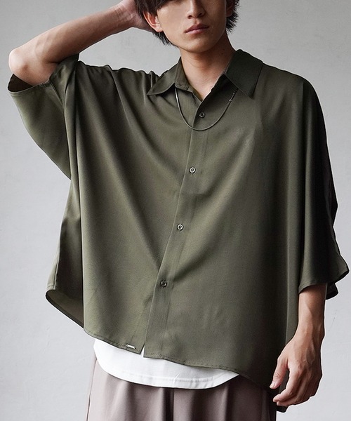 MinoriTY（マイノリティ）の「【MinoriTY】とろみ素材ドルマンスリーブ半袖シャツ オーバーサイズ メンズ 無地 夏服（シャツ/ブラウス・メンズ・キナリ/ベージュ/テラコッタ/カーキ/ブラック/ブルー/ワイン/アイボリー/グレー・S/M/L）」の17枚目の写真