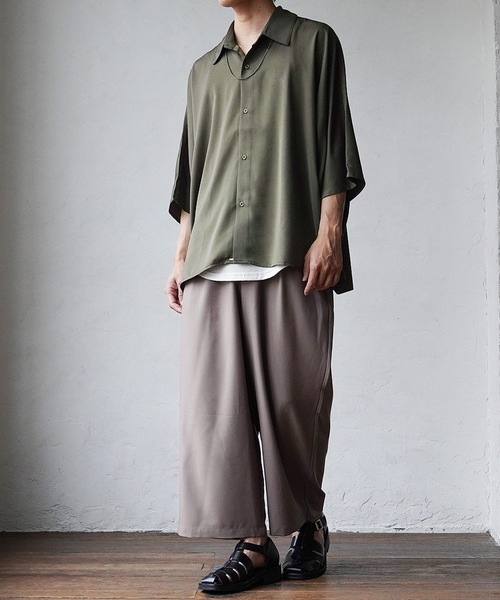 MinoriTY（マイノリティ）の「【MinoriTY】とろみ素材ドルマンスリーブ半袖シャツ オーバーサイズ メンズ 無地 夏服（シャツ/ブラウス・メンズ・キナリ/ベージュ/テラコッタ/カーキ/ブラック/ブルー/ワイン/アイボリー/グレー・S/M/L）」の15枚目の写真