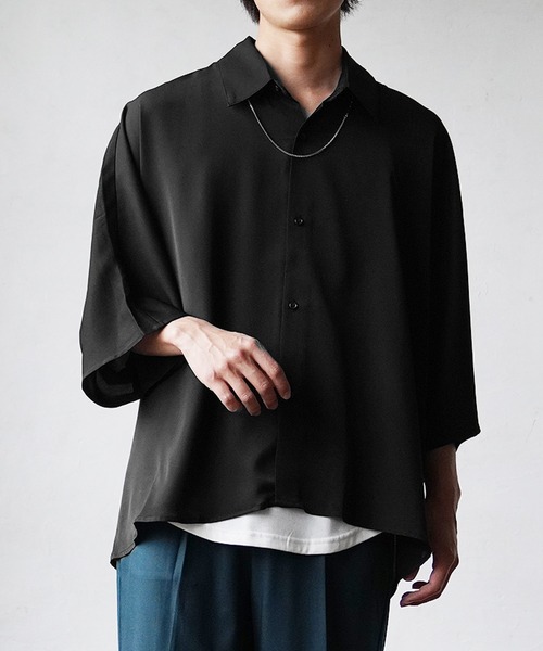 MinoriTY（マイノリティ）の「【MinoriTY】とろみ素材ドルマンスリーブ半袖シャツ オーバーサイズ メンズ 無地 夏服（シャツ/ブラウス・メンズ・キナリ/ベージュ/テラコッタ/カーキ/ブラック/ブルー/ワイン/アイボリー/グレー・S/M/L）」の16枚目の写真