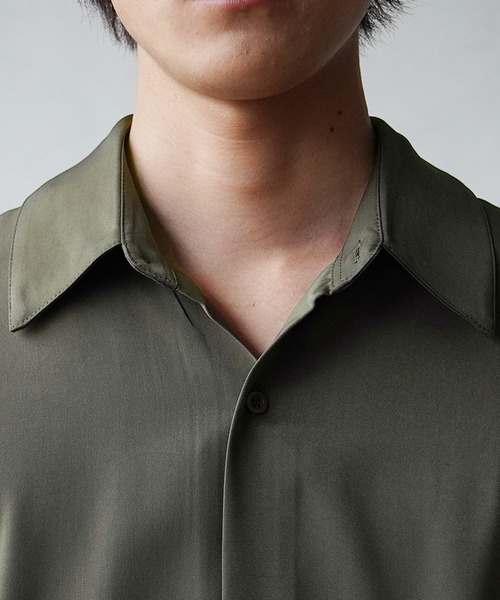 MinoriTY（マイノリティ）の「【MinoriTY】とろみ素材ドルマンスリーブ半袖シャツ オーバーサイズ メンズ 無地 夏服（シャツ/ブラウス・メンズ・キナリ/ベージュ/テラコッタ/カーキ/ブラック/ブルー/ワイン/アイボリー/グレー・S/M/L）」の19枚目の写真