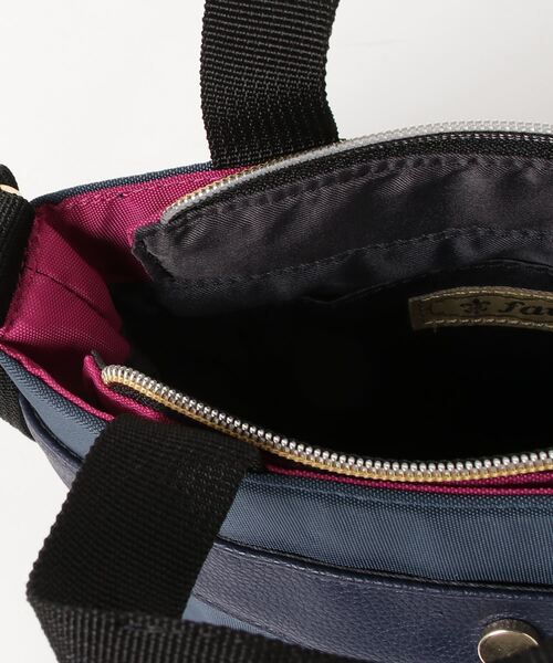 favori(ファヴォリ)の「EM:Favori インカラー2WAY 舟型 ミニショルダー トートバッグ(ショルダーバッグ・レディース・ターコイズブルー/カーキ/オレンジ/ネイビー/ベージュ/ブラック・FREE)」の9枚目の写真